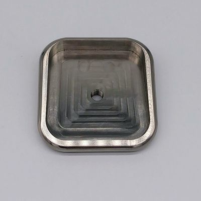 Acier inoxydable 1.4301 / 304 pièces de fraisage CNC 88.5x27.8x88.5 pour l'usinage de précision