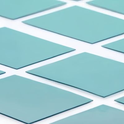 Le système de chauffage est équipé d'un support de chauffage en silicone ultrafin de 0,020 à 0,200 mmT pour une tension de rupture de dissipation thermique ≥ 10 KV/mm