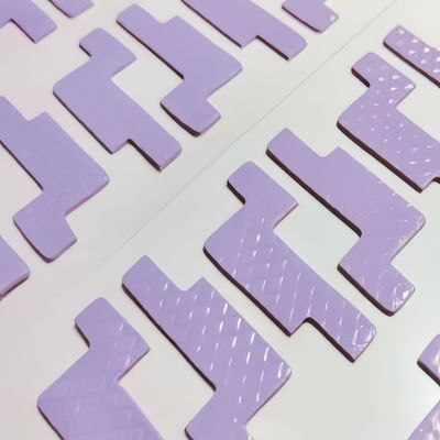 Résistivité de volume élevé Pad thermique de processeur personnalisé avec densité optionnelle 3,0 ± 0,5 G/cm3
