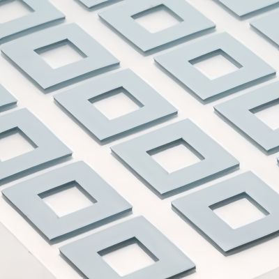 Pad en caoutchouc de silicone gris à haute température thermiquement conducteur avec échantillons de 0,3 mm à 15 mm disponibles