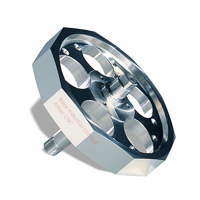 Machinerie CNC à cinq axes en acier plaqué composants complexes de précision